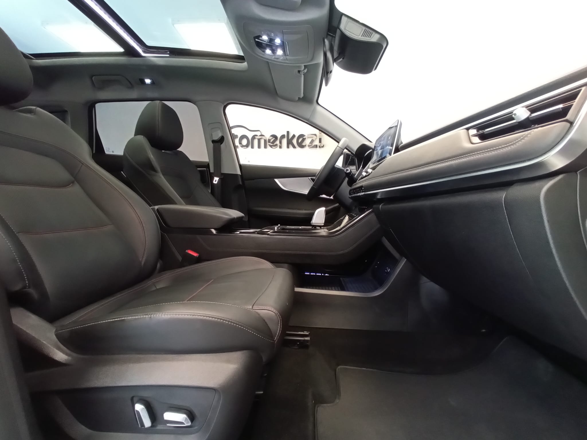 CHERY TIGGO 8